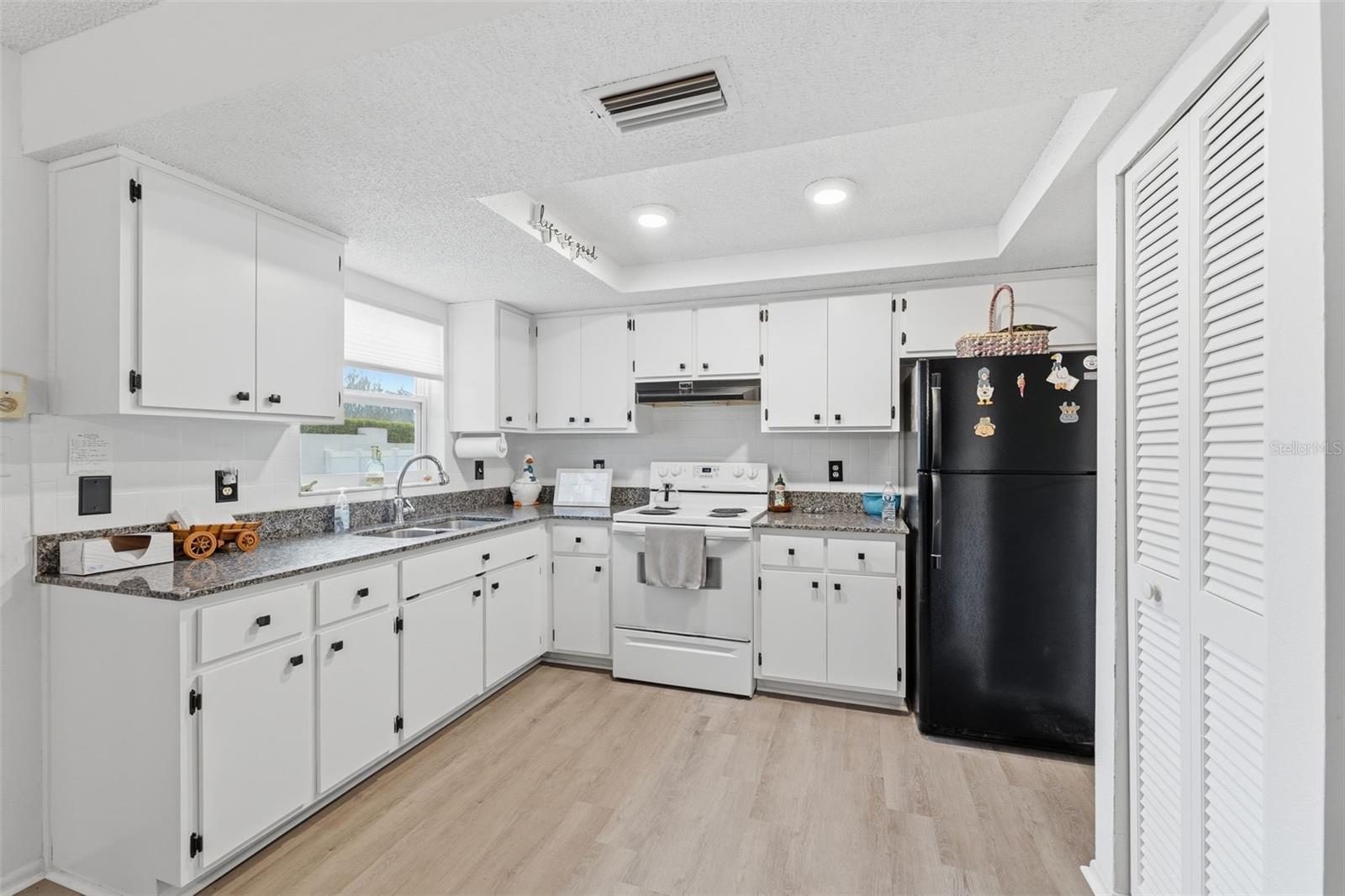 Image 9 of 41 For 11615 Nature Trail