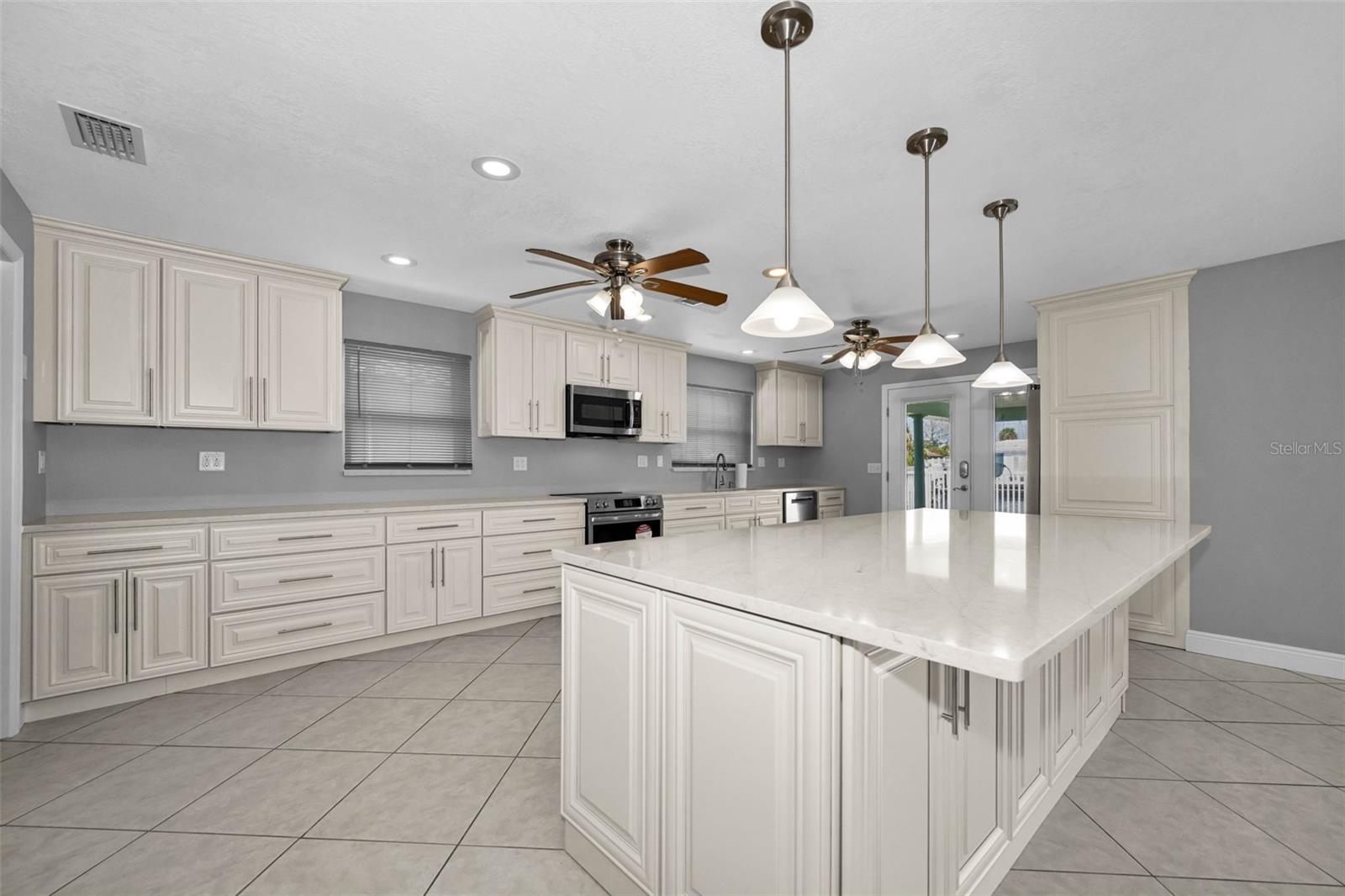 Image 10 of 99 For 3355 Seaway Drive