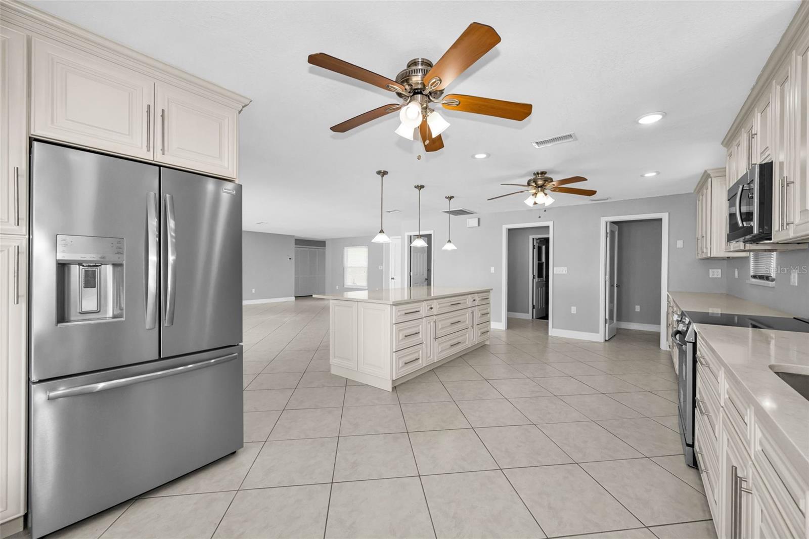 Image 18 of 99 For 3355 Seaway Drive