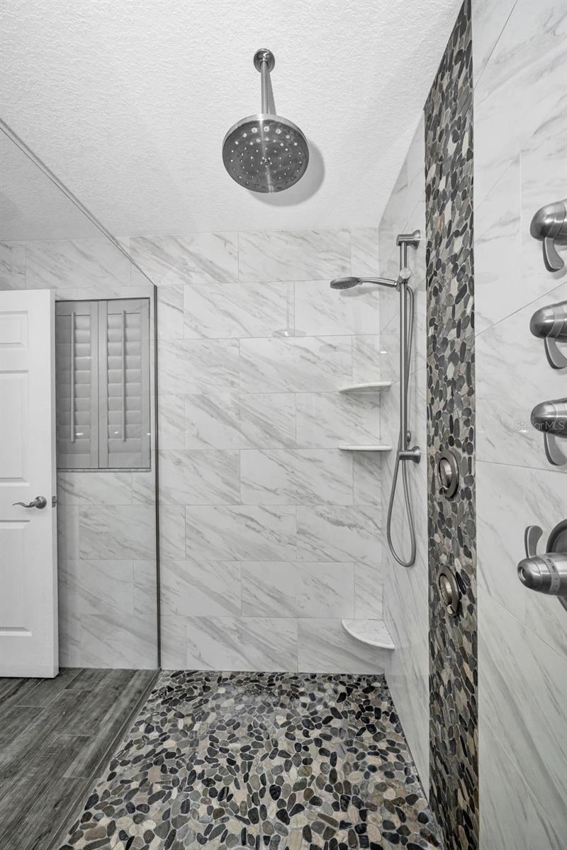 Image 30 of 99 For 3355 Seaway Drive