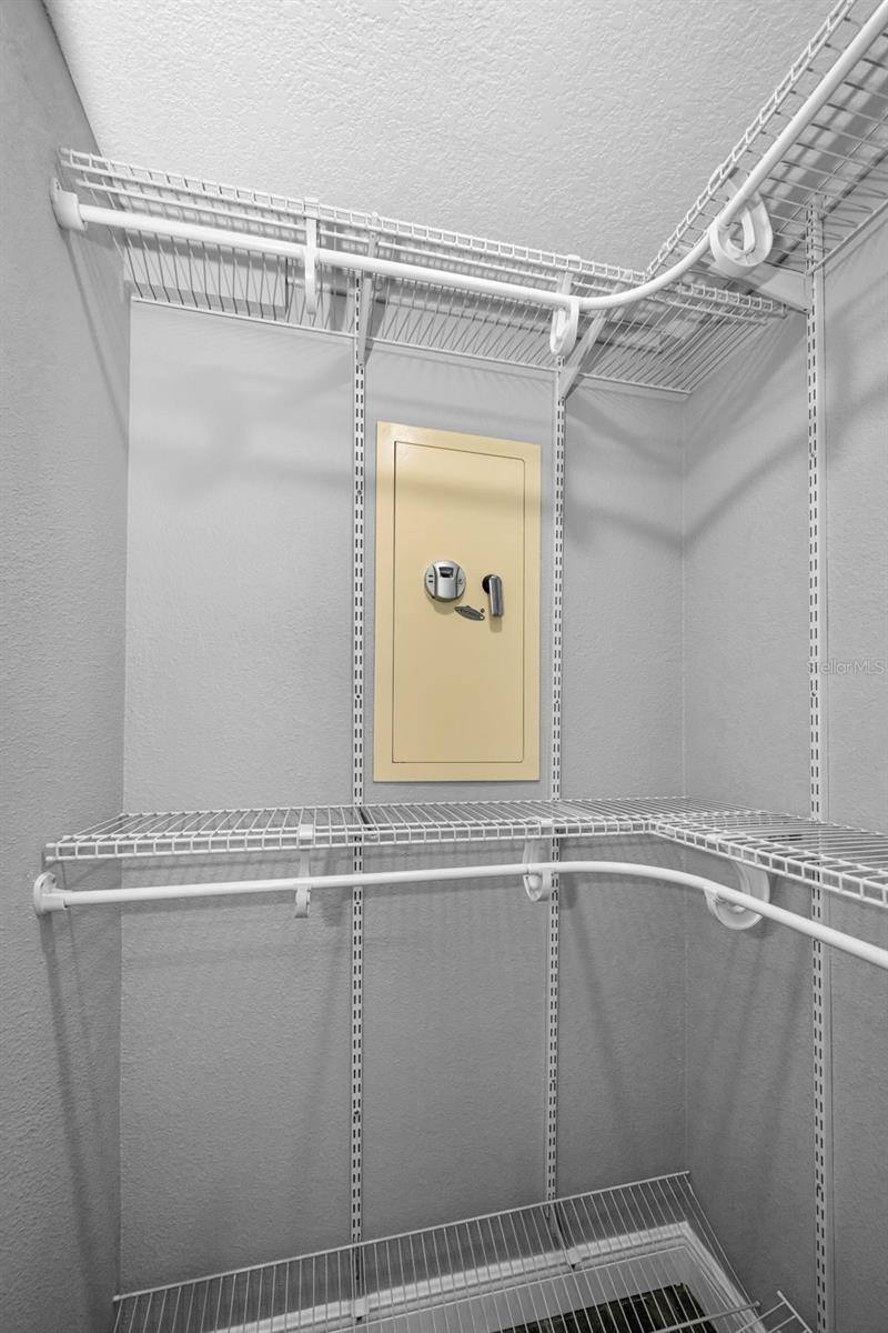 Image 32 of 99 For 3355 Seaway Drive