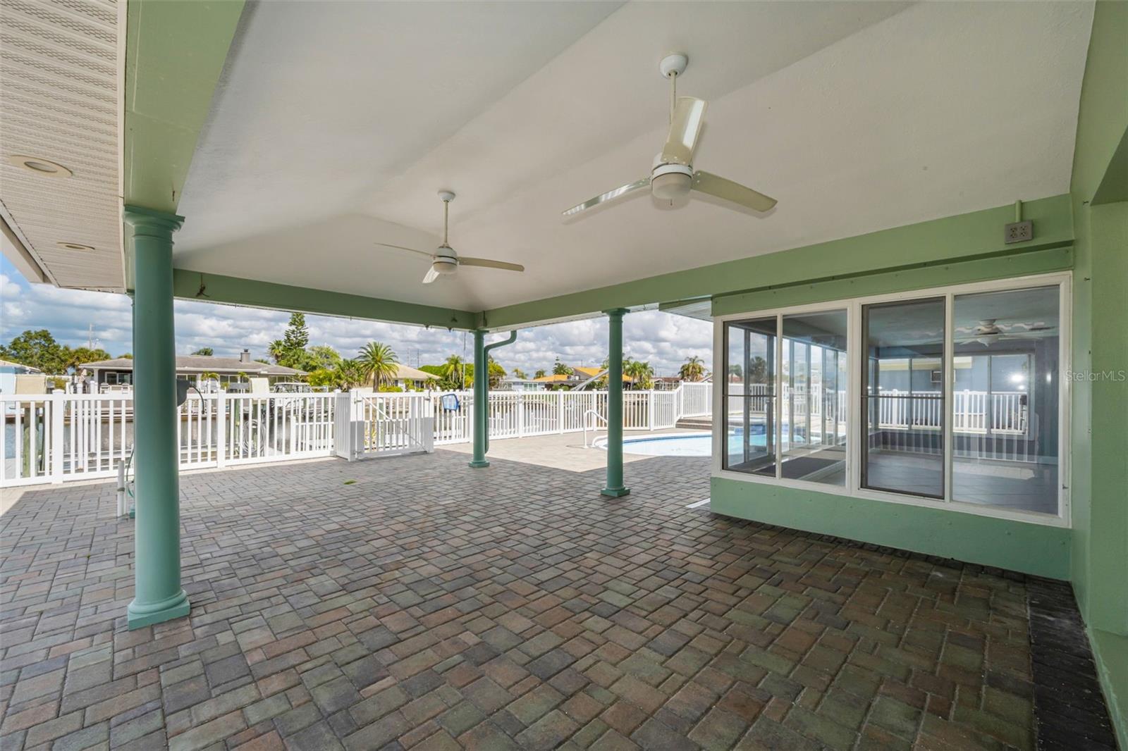 Image 39 of 99 For 3355 Seaway Drive