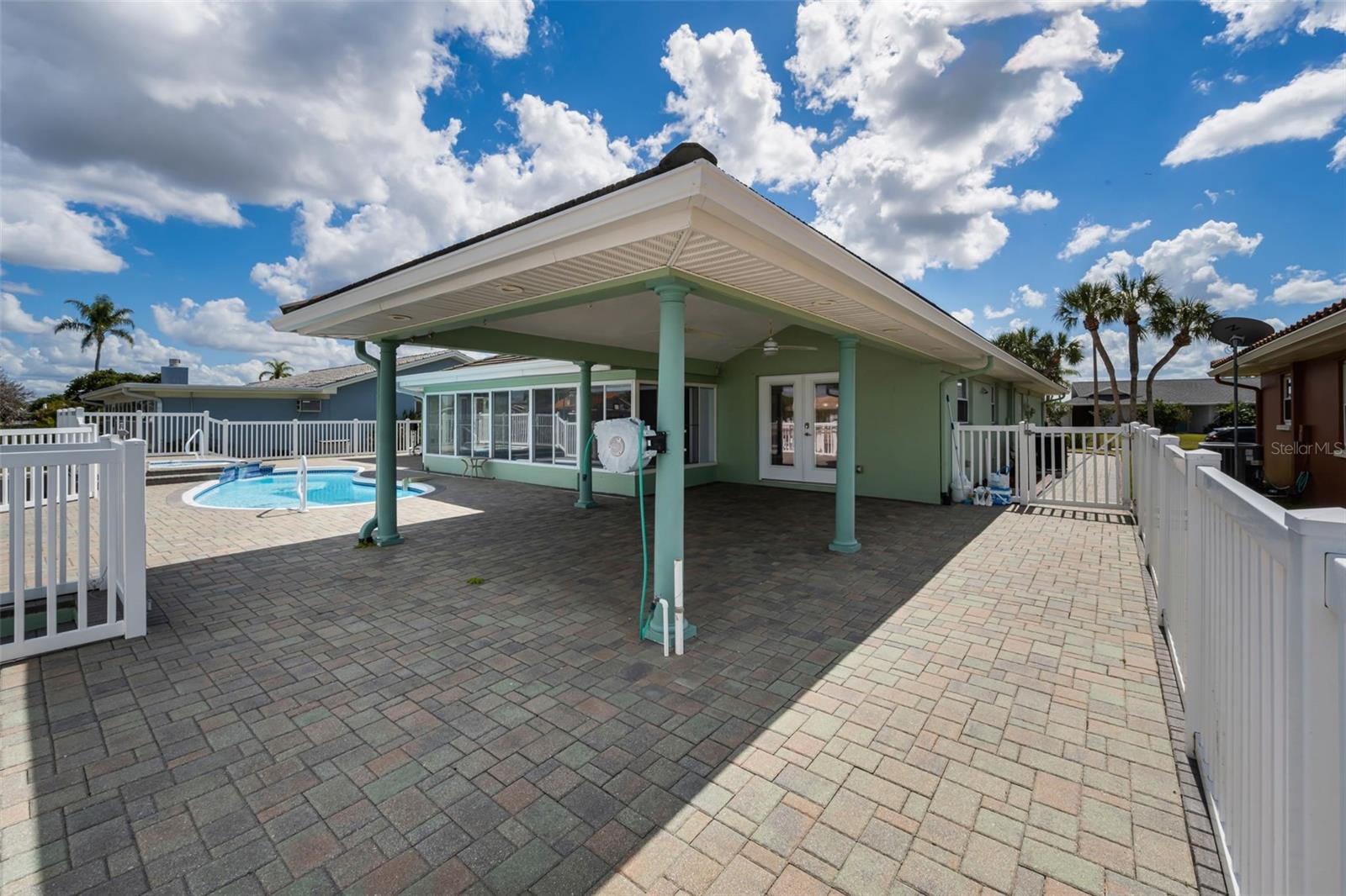 Image 41 of 99 For 3355 Seaway Drive