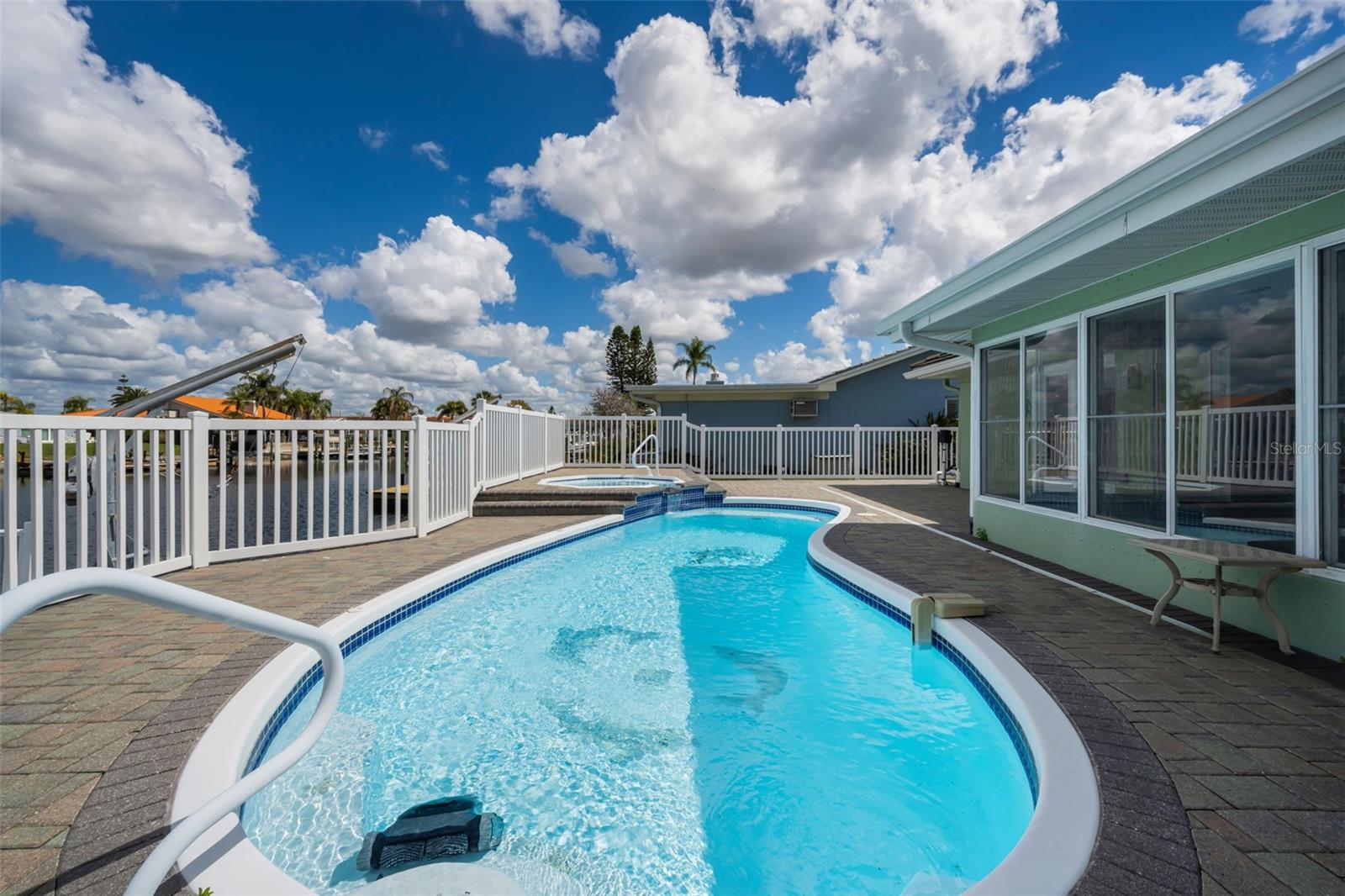 Image 48 of 99 For 3355 Seaway Drive