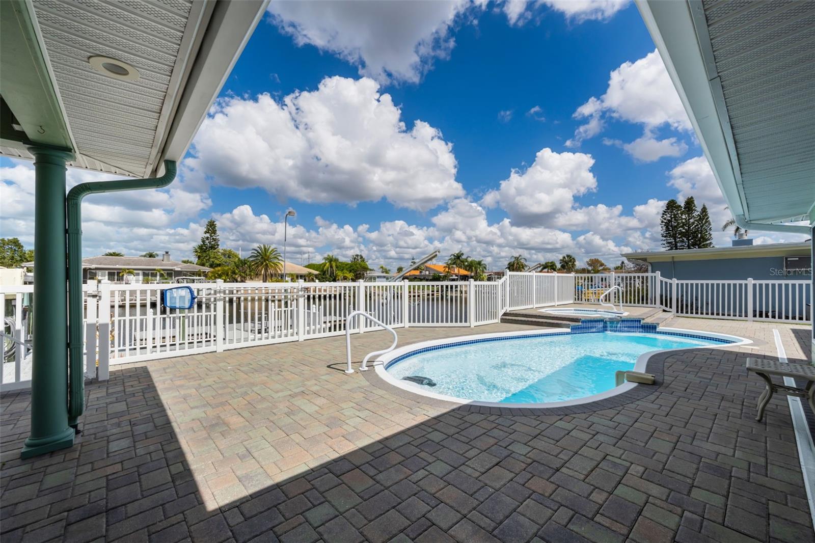 Image 49 of 99 For 3355 Seaway Drive