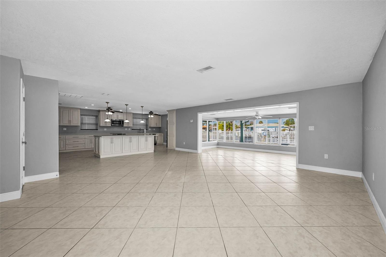 Image 6 of 99 For 3355 Seaway Drive