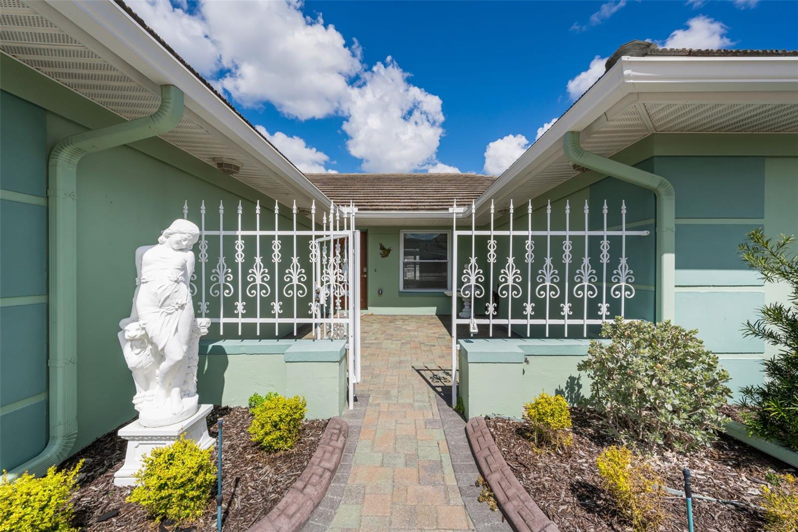 Image 66 of 99 For 3355 Seaway Drive