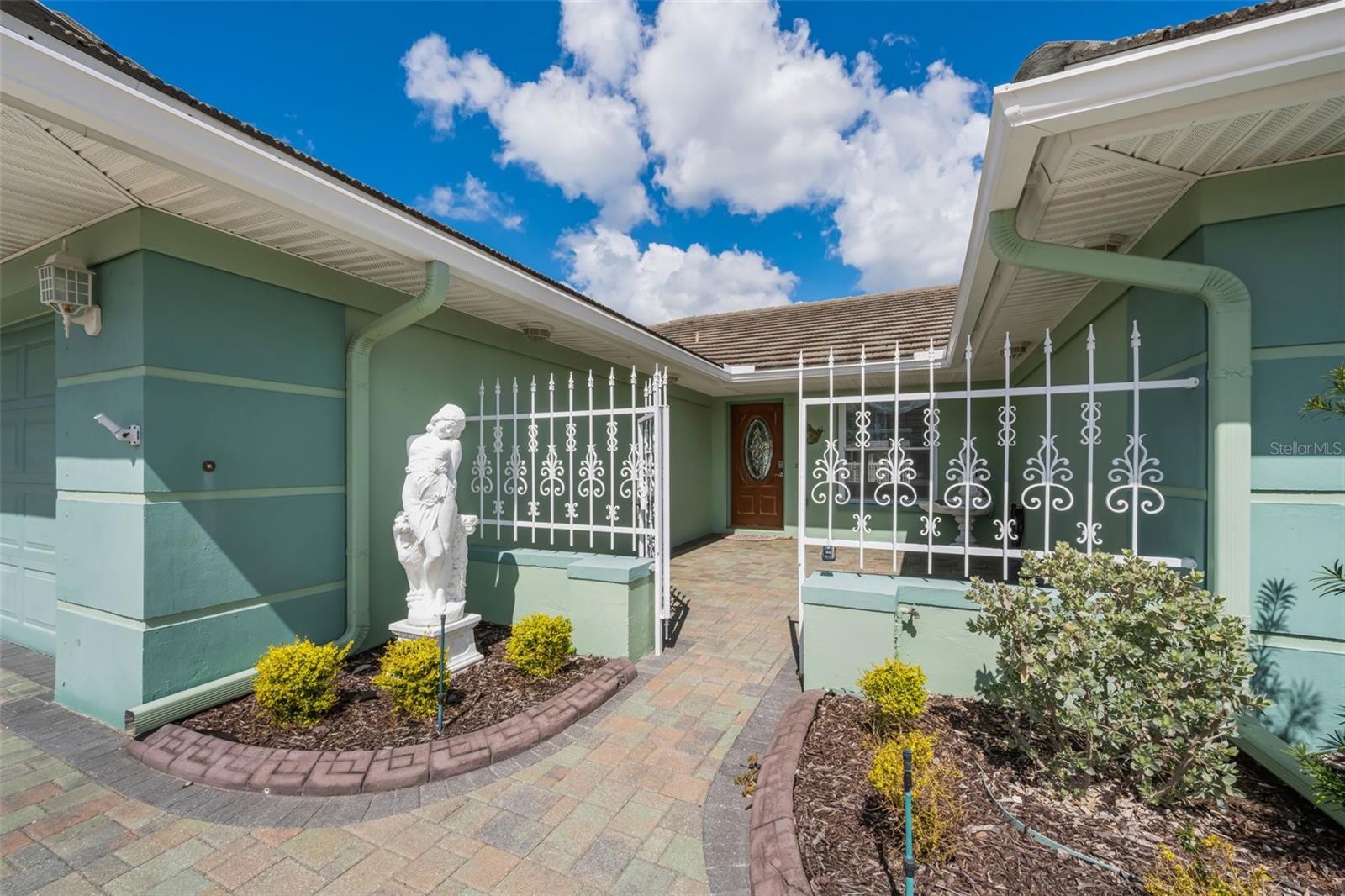 Image 67 of 99 For 3355 Seaway Drive