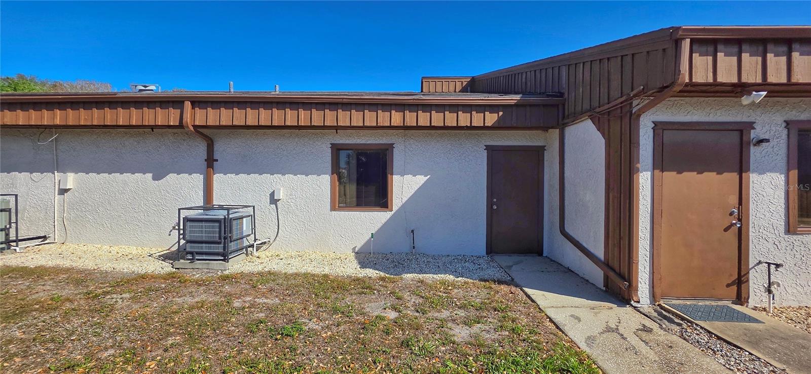 Image 4 of 19 For 7414 Community Court