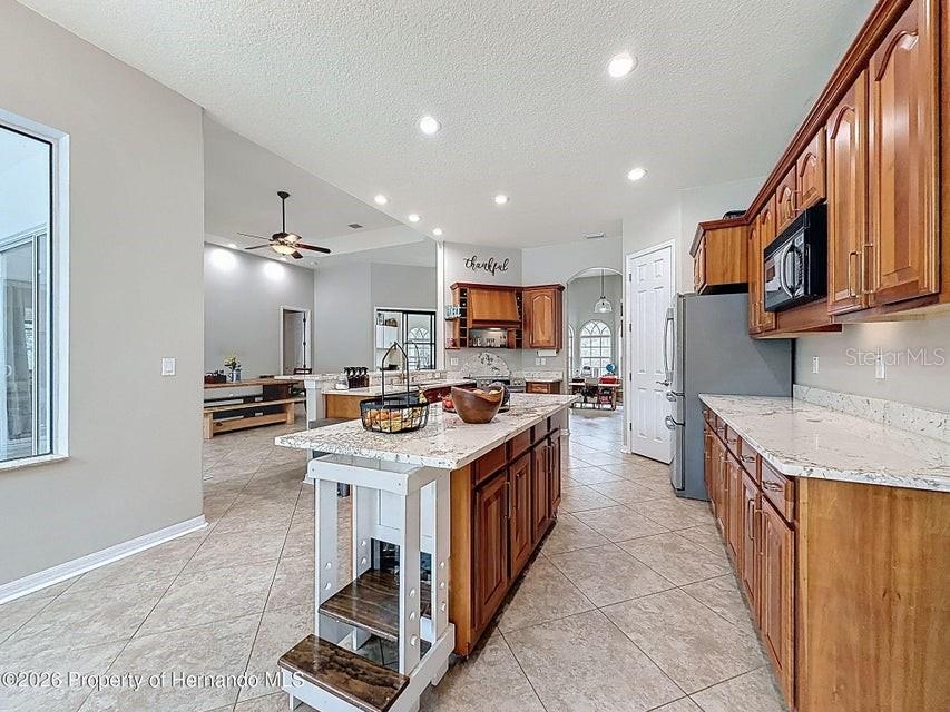 Listing photo id 18 for 12124 Squeeze Avenue