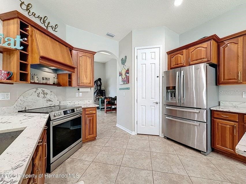 Listing photo id 23 for 12124 Squeeze Avenue