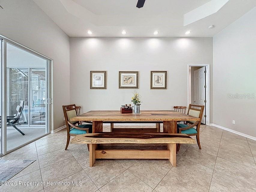 Listing photo id 27 for 12124 Squeeze Avenue