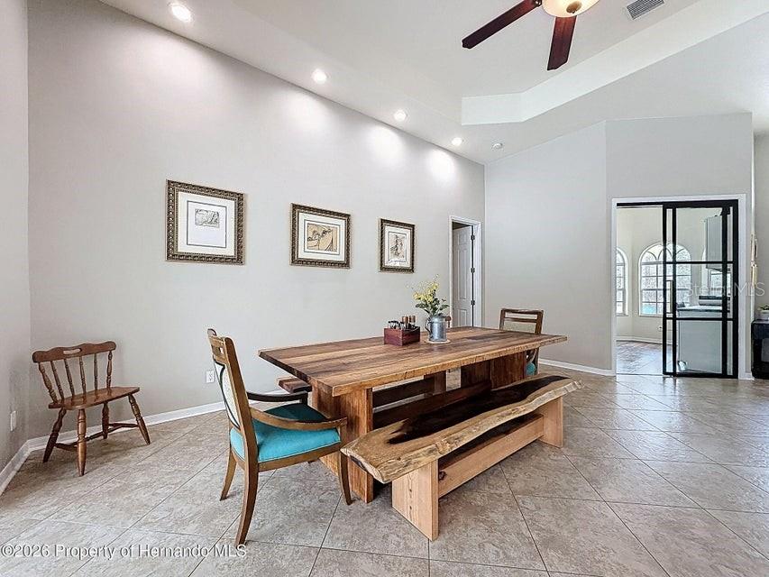 Listing photo id 28 for 12124 Squeeze Avenue