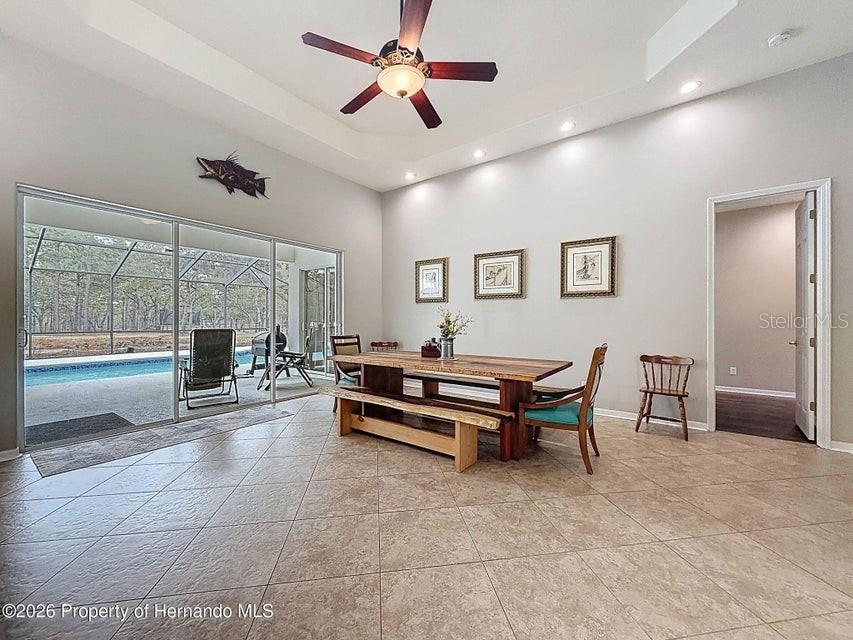 Listing photo id 29 for 12124 Squeeze Avenue