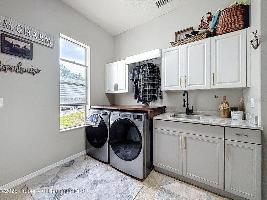 Listing photo id 47 for 12124 Squeeze Avenue