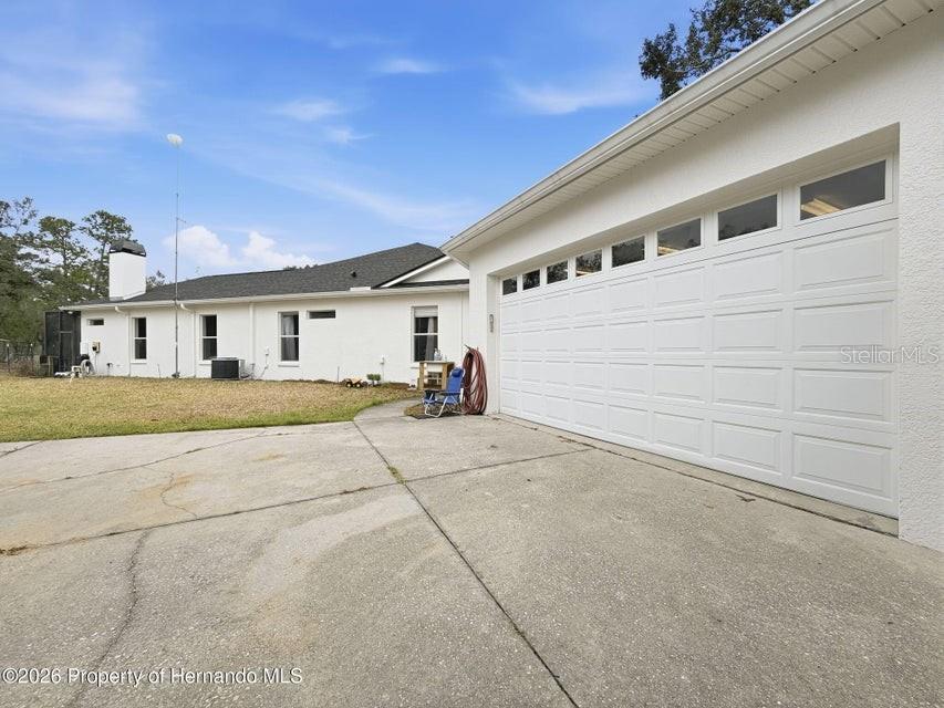 Listing photo id 71 for 12124 Squeeze Avenue