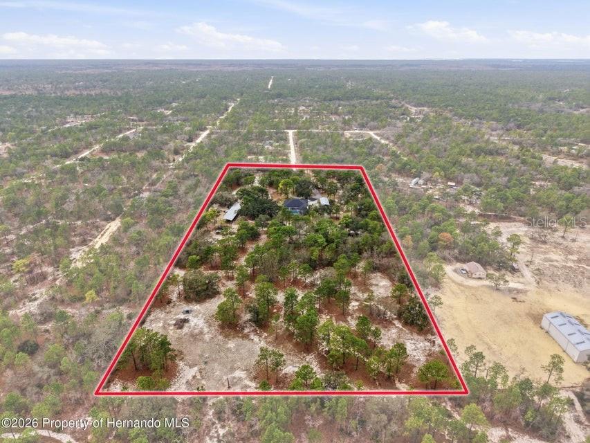 Listing photo id 80 for 12124 Squeeze Avenue