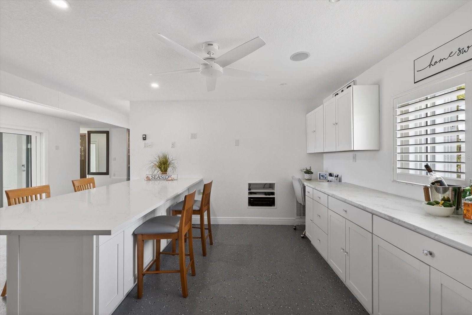 Listing photo id 20 for 4229 Rudder Way