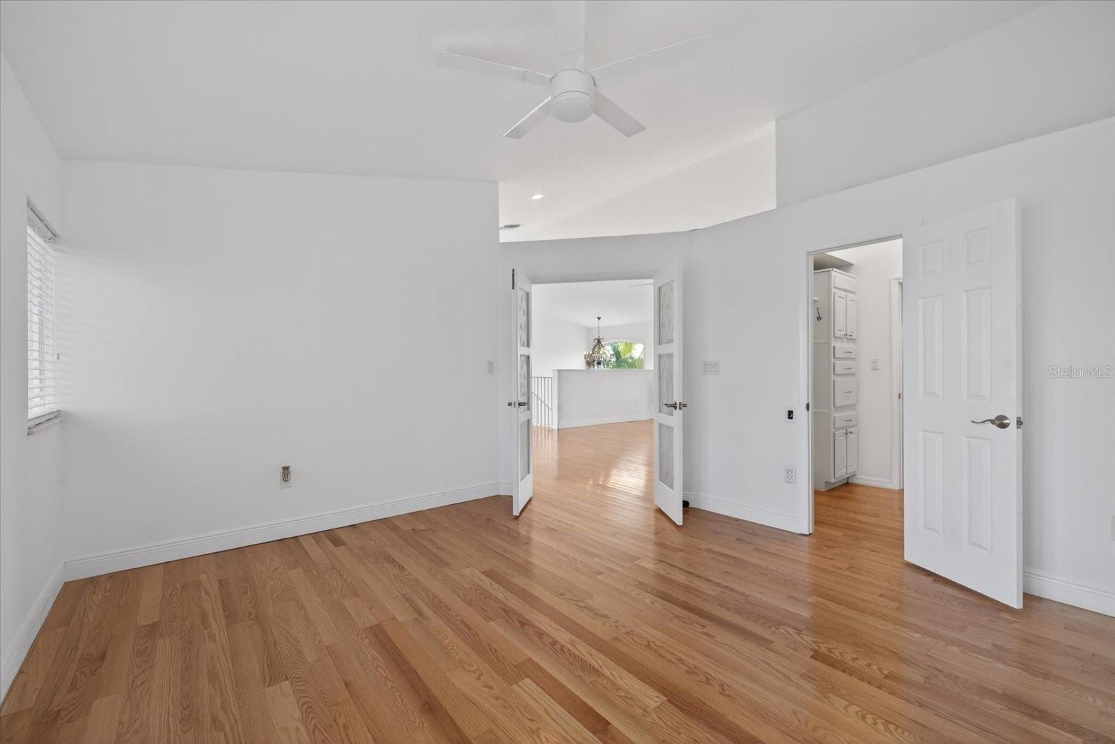 Listing photo id 42 for 4229 Rudder Way