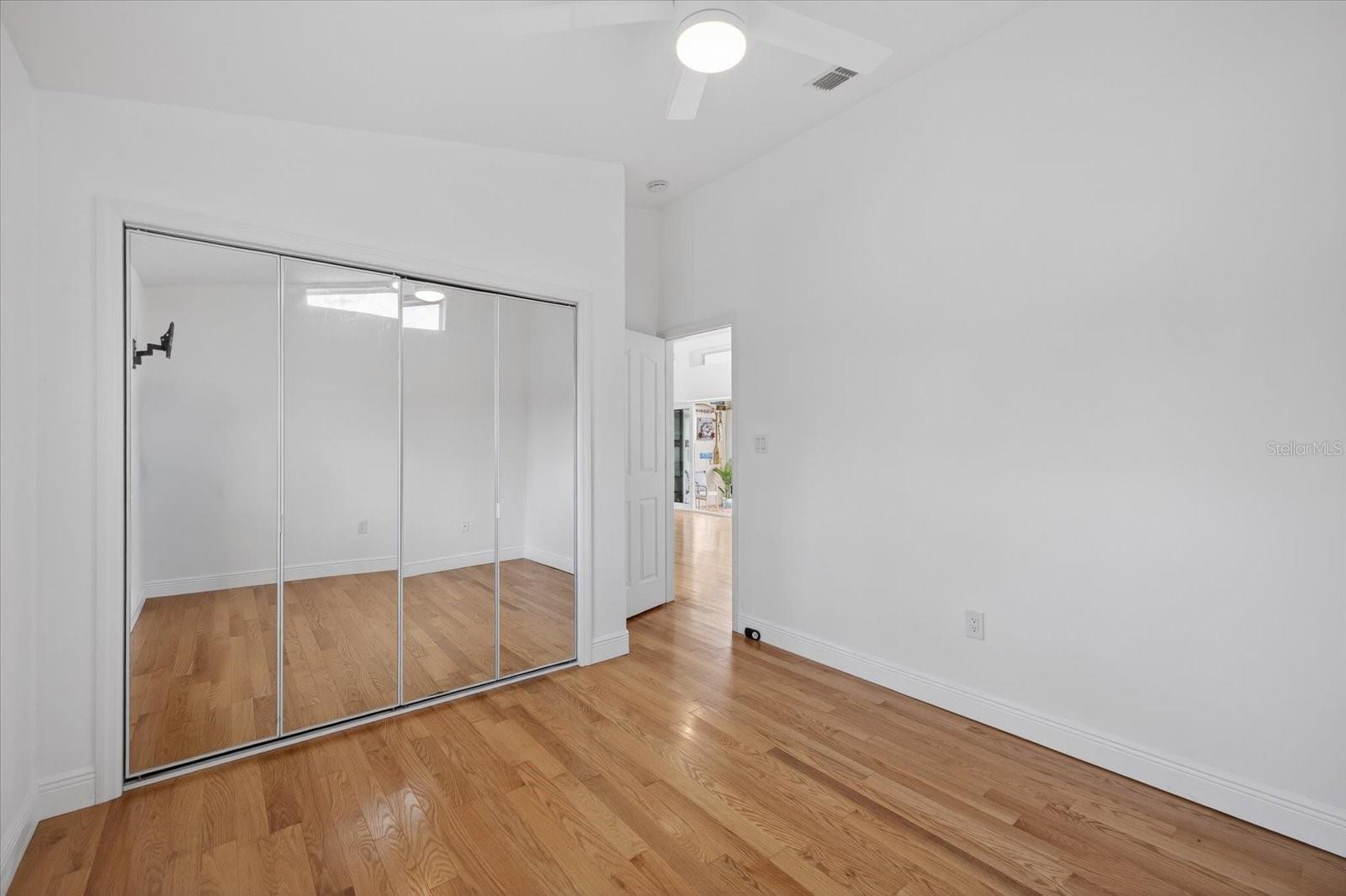 Listing photo id 45 for 4229 Rudder Way