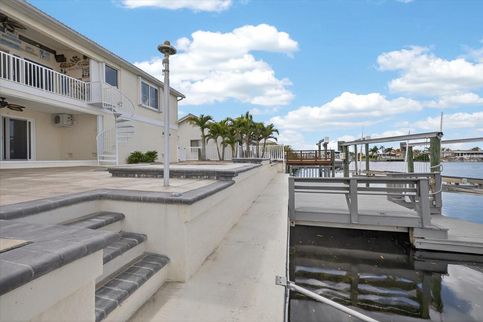 Listing photo id 51 for 4229 Rudder Way