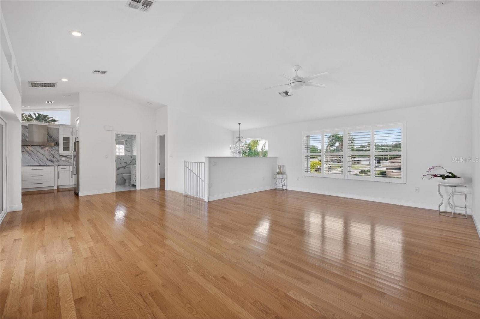 Listing photo id 4 for 4229 Rudder Way