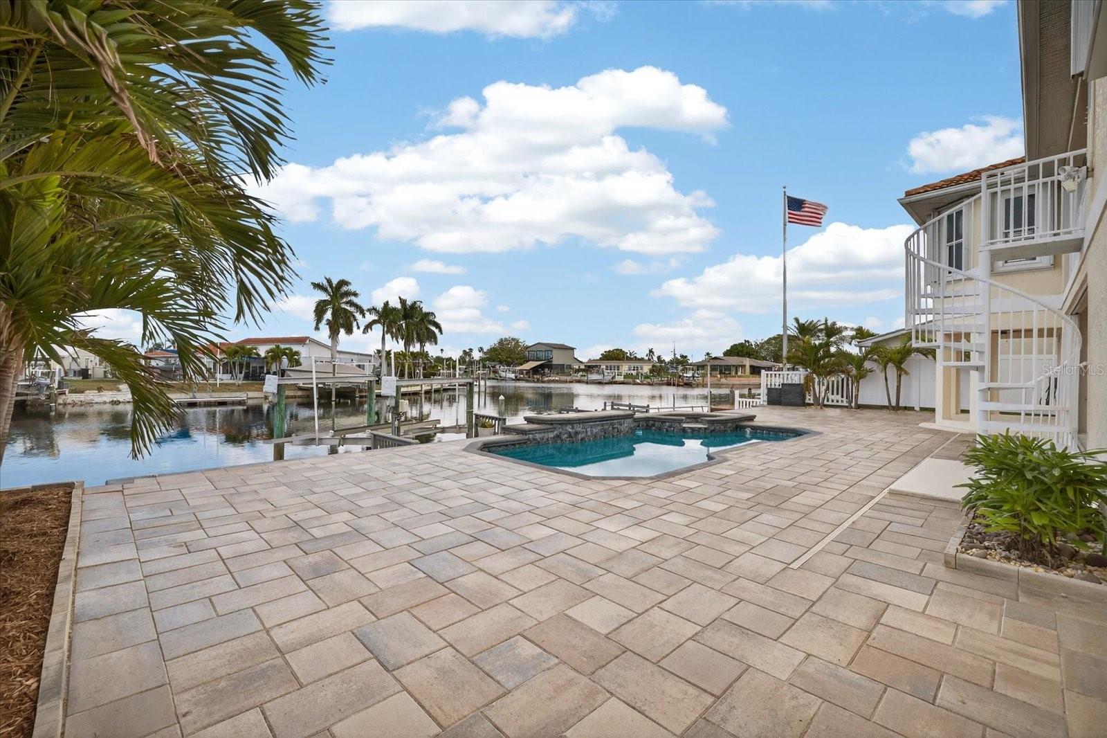 Listing photo id 58 for 4229 Rudder Way