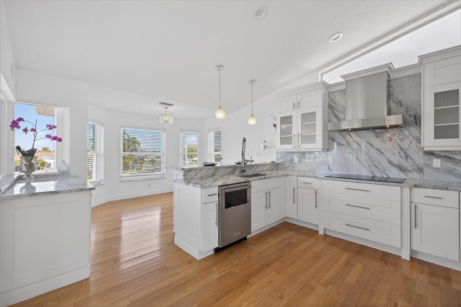 Listing photo id 5 for 4229 Rudder Way