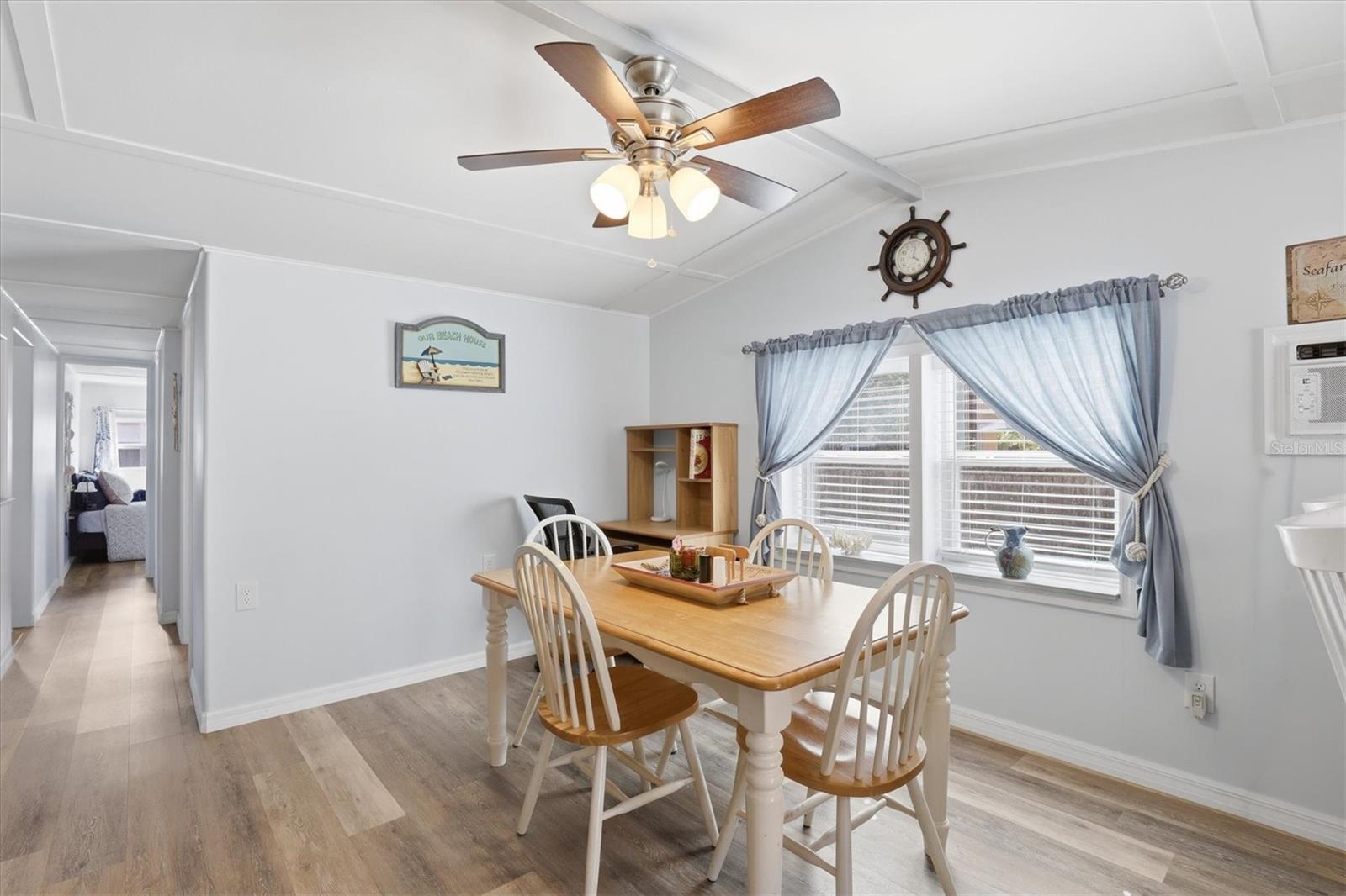 Image 20 of 52 For 5527 Darlene Street