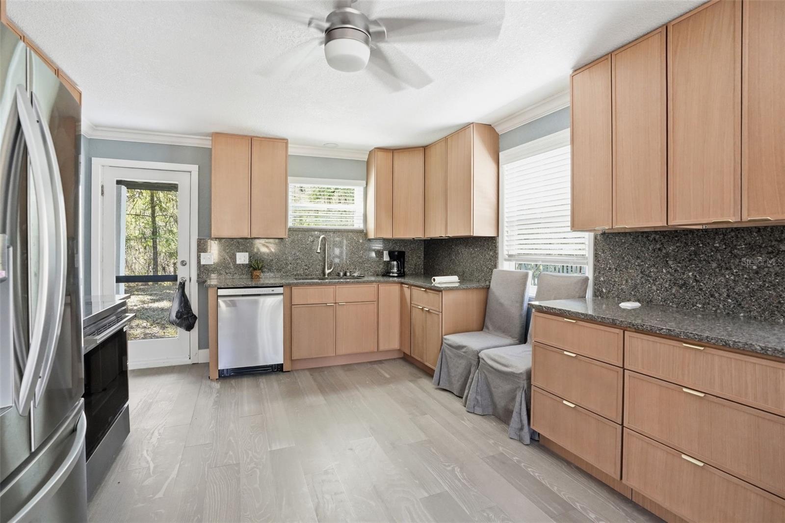 Image 12 of 81 For 15458 Snow Memorial Highway