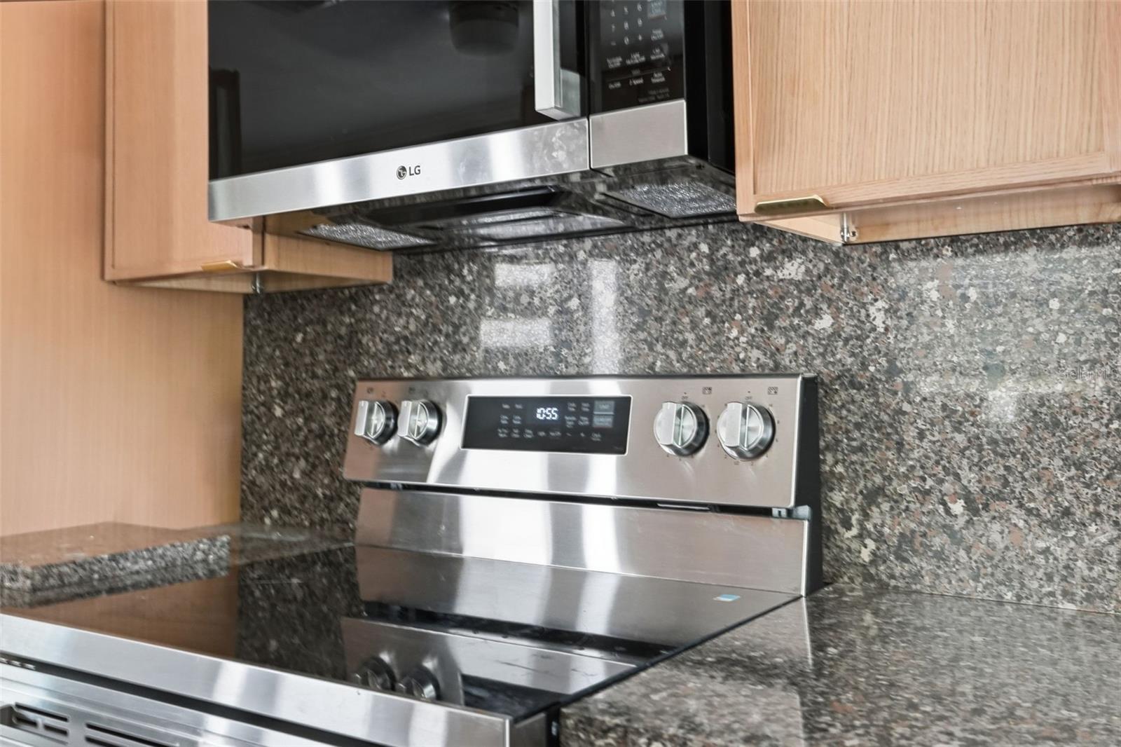 Image 14 of 81 For 15458 Snow Memorial Highway