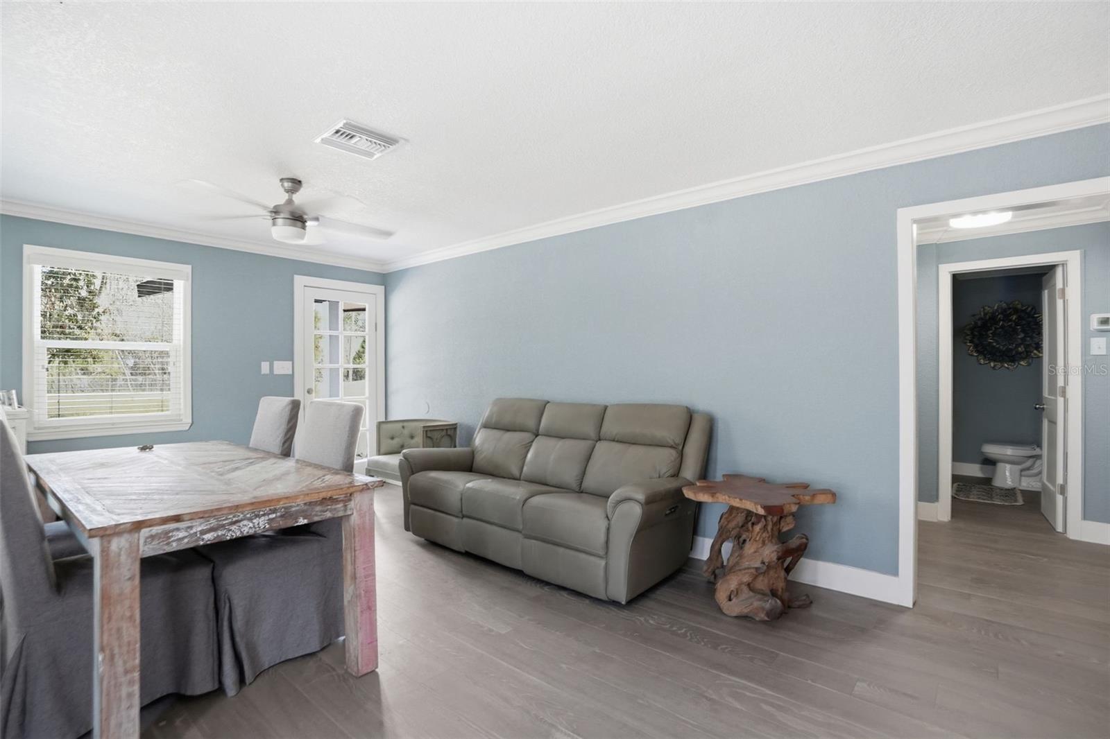 Image 16 of 81 For 15458 Snow Memorial Highway