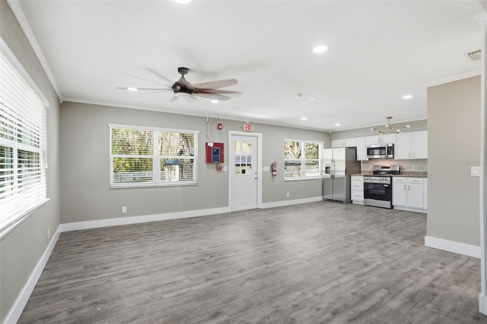 Image 24 of 81 For 15458 Snow Memorial Highway