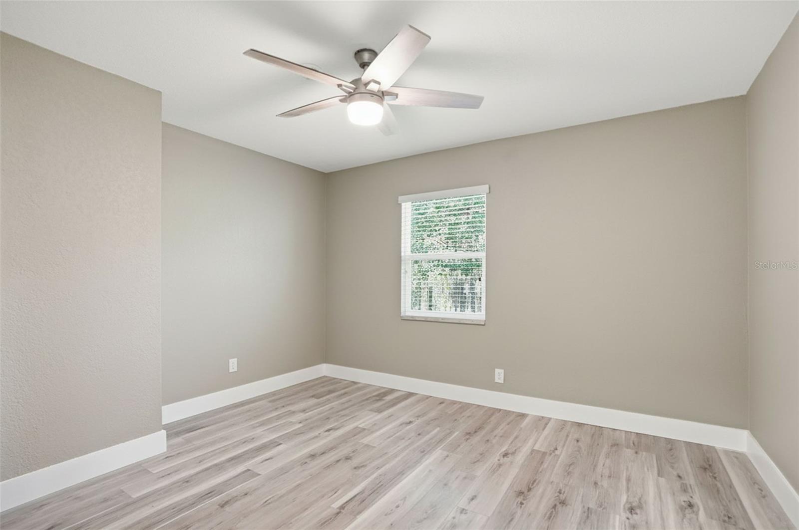 Image 34 of 81 For 15458 Snow Memorial Highway