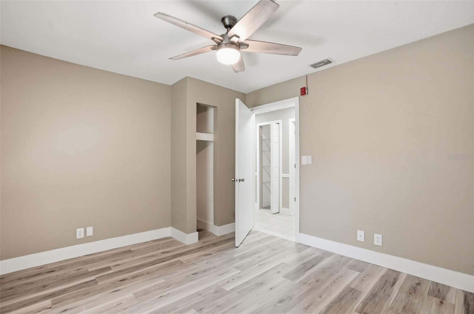 Image 37 of 81 For 15458 Snow Memorial Highway