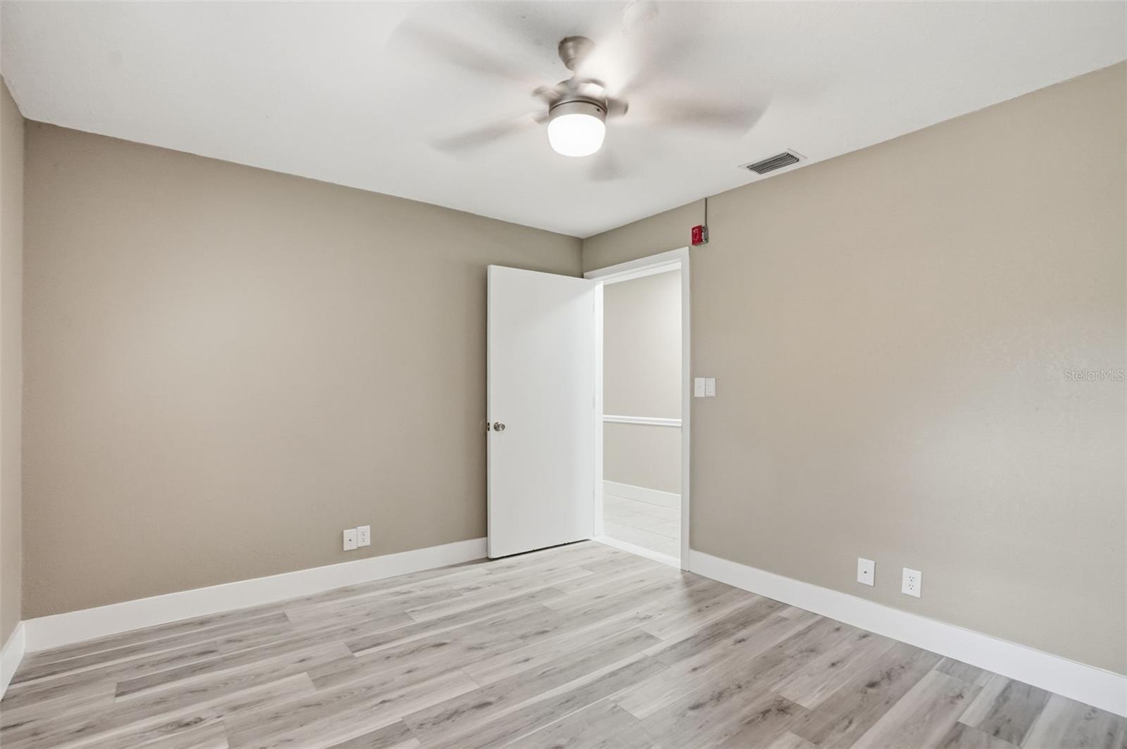 Image 43 of 81 For 15458 Snow Memorial Highway