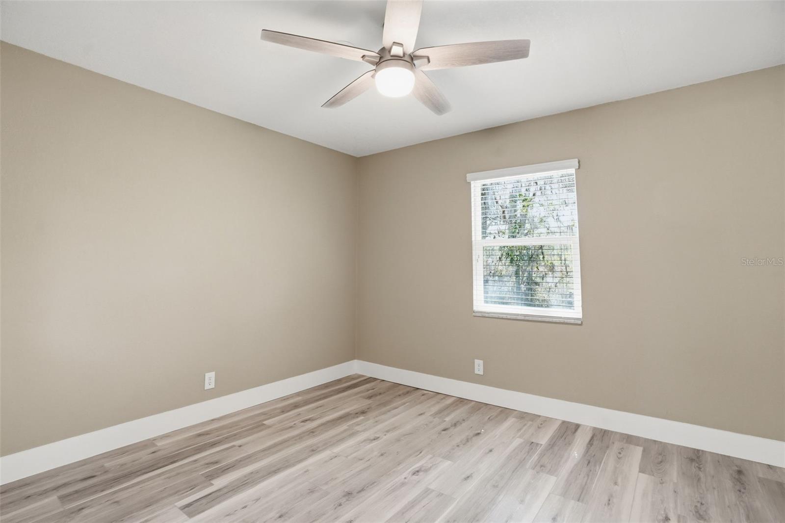 Image 46 of 81 For 15458 Snow Memorial Highway