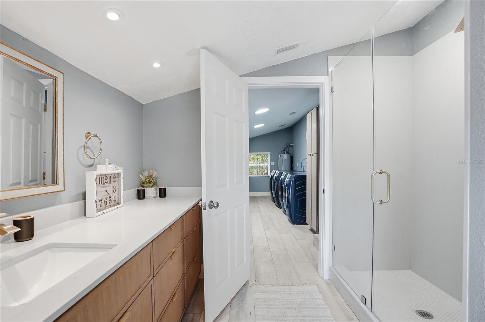 Image 50 of 81 For 15458 Snow Memorial Highway