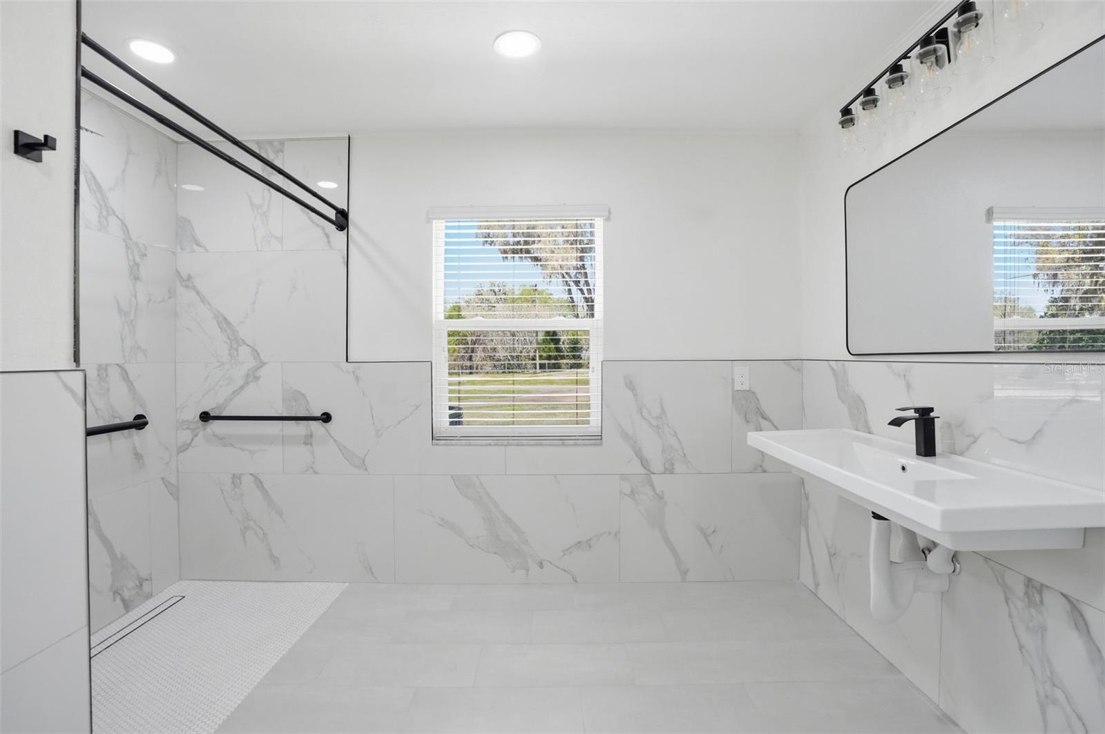 Image 54 of 81 For 15458 Snow Memorial Highway