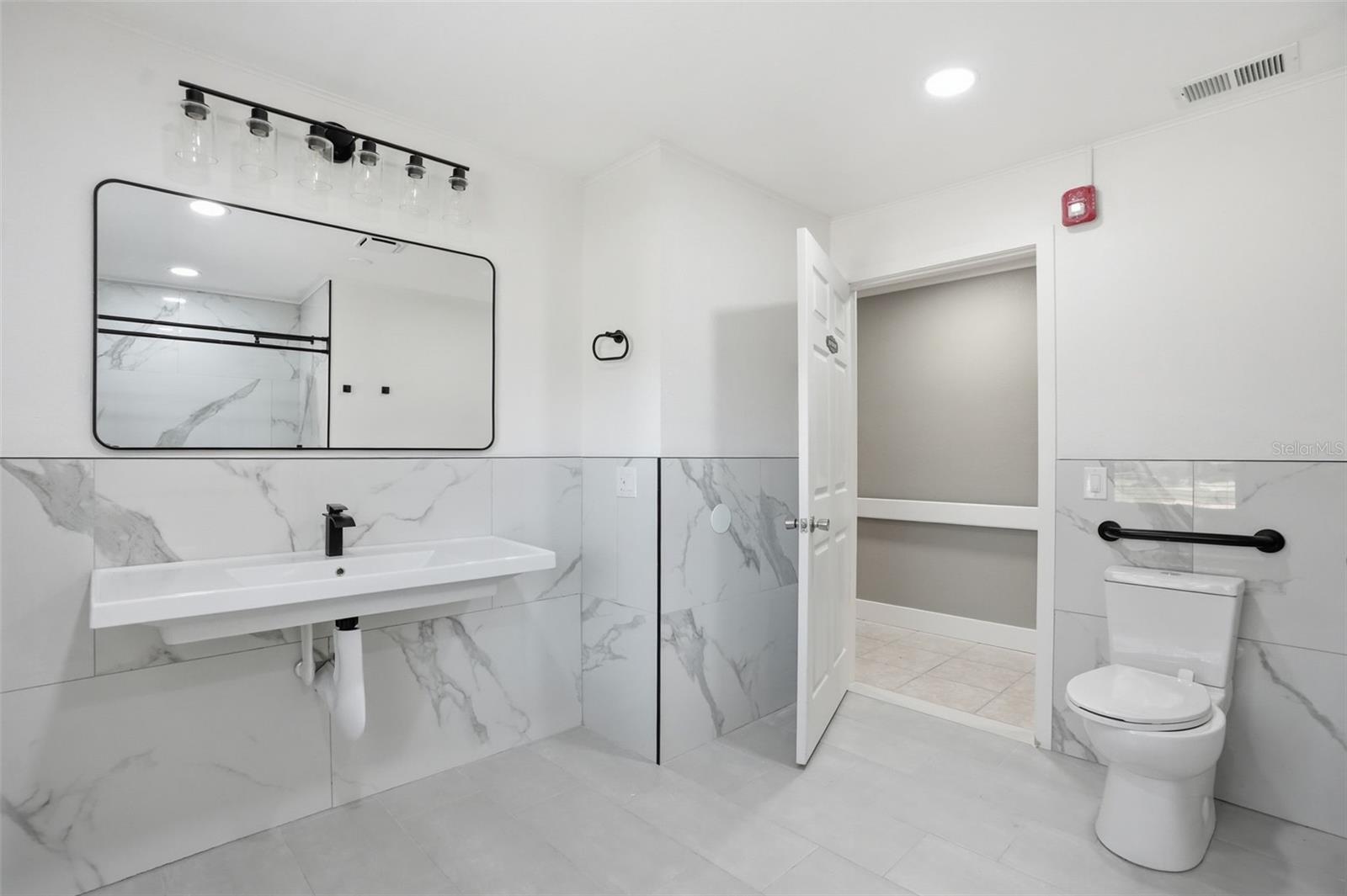 Image 56 of 81 For 15458 Snow Memorial Highway