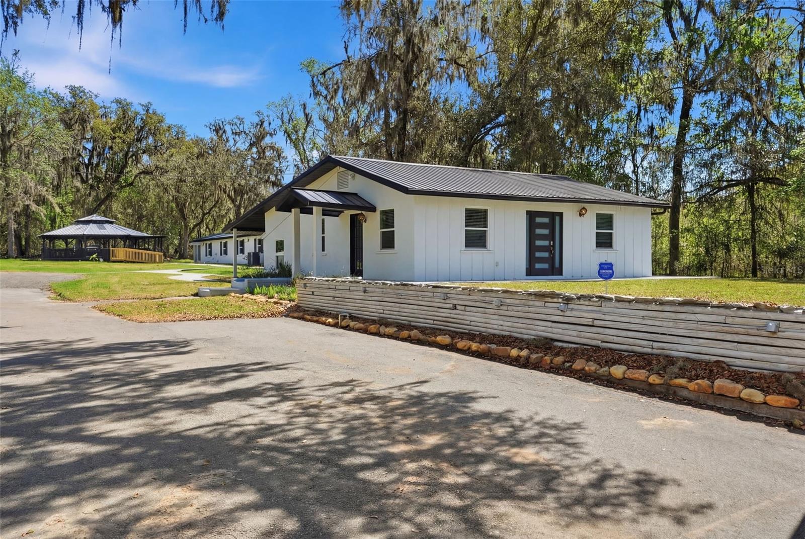 Image 74 of 81 For 15458 Snow Memorial Highway