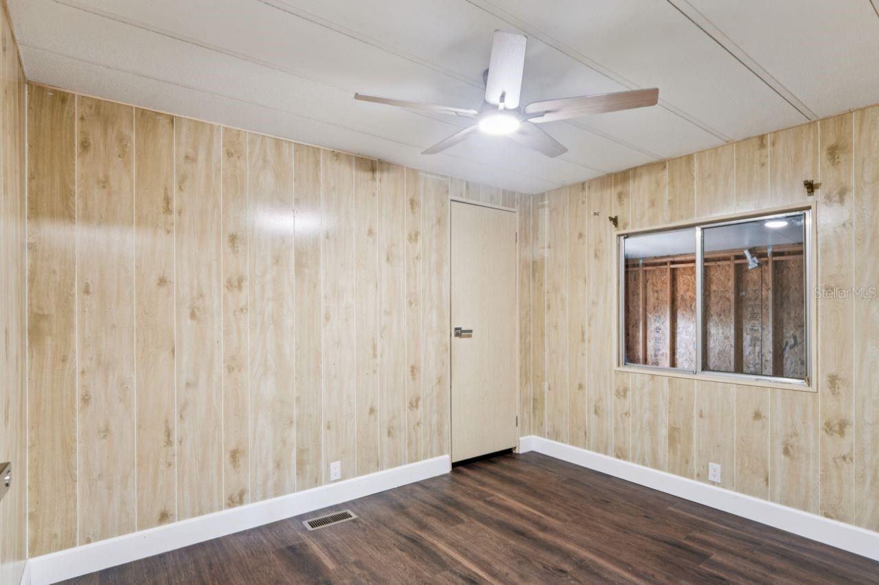 Image 20 of 41 For 15071 Rialto Avenue