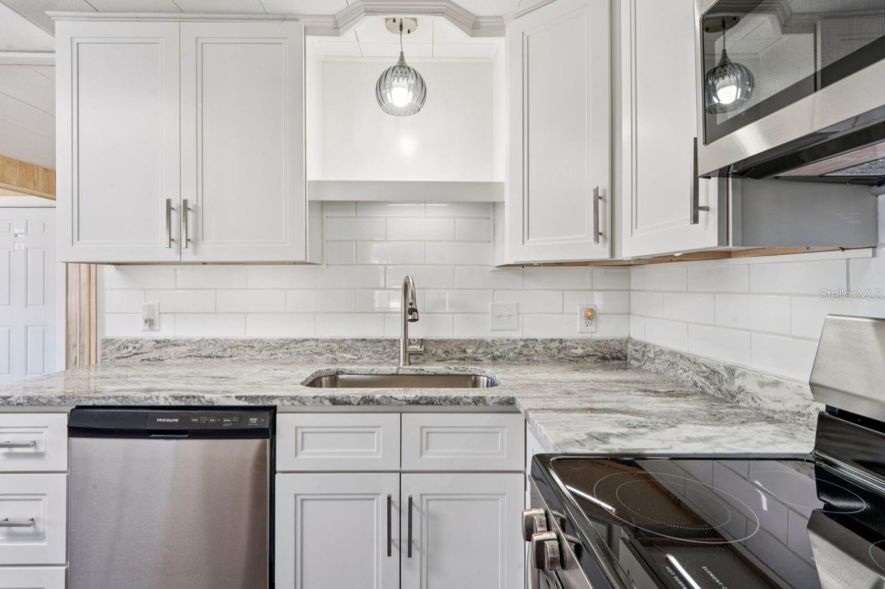 Image 5 of 41 For 15071 Rialto Avenue