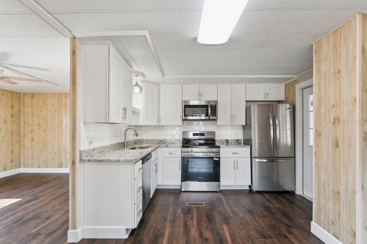 Image 7 of 41 For 15071 Rialto Avenue