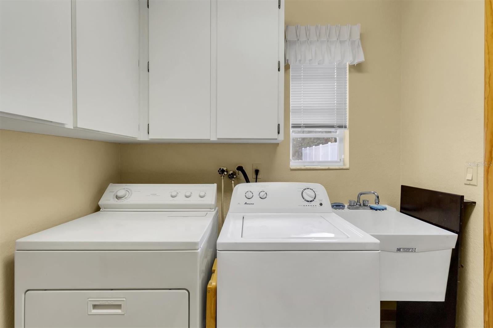 Image 21 of 34 For 5284 Hanford Avenue