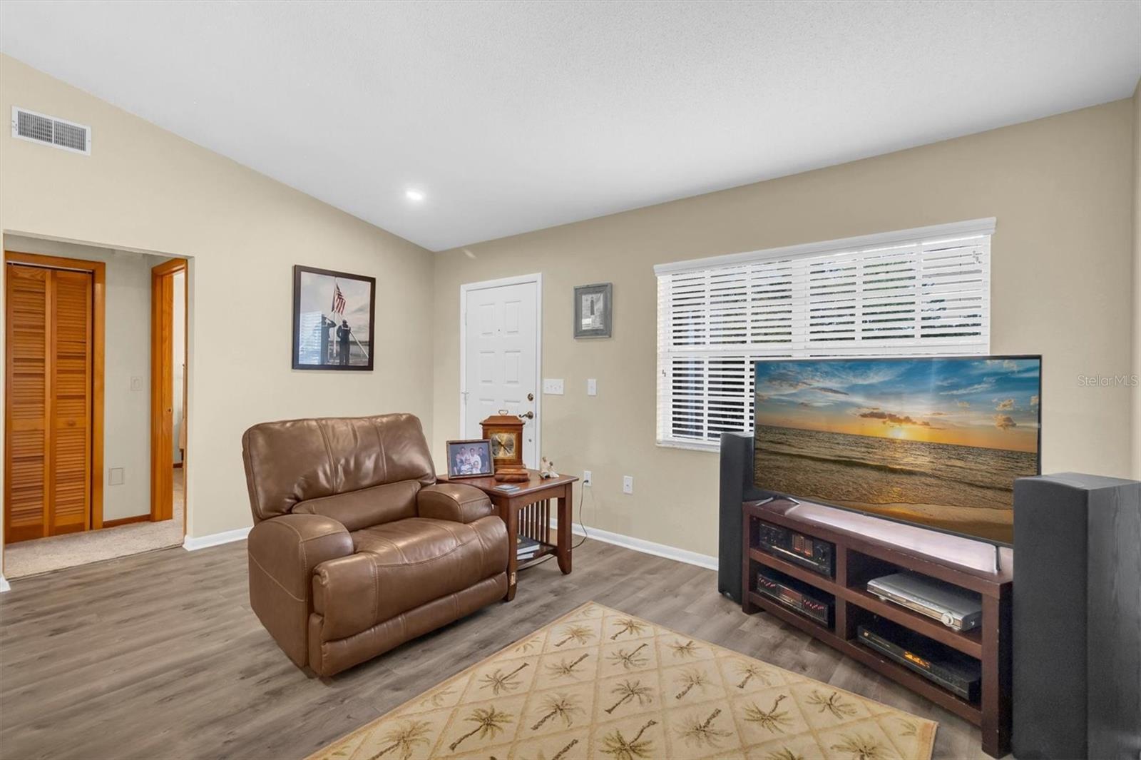 Image 5 of 34 For 5284 Hanford Avenue