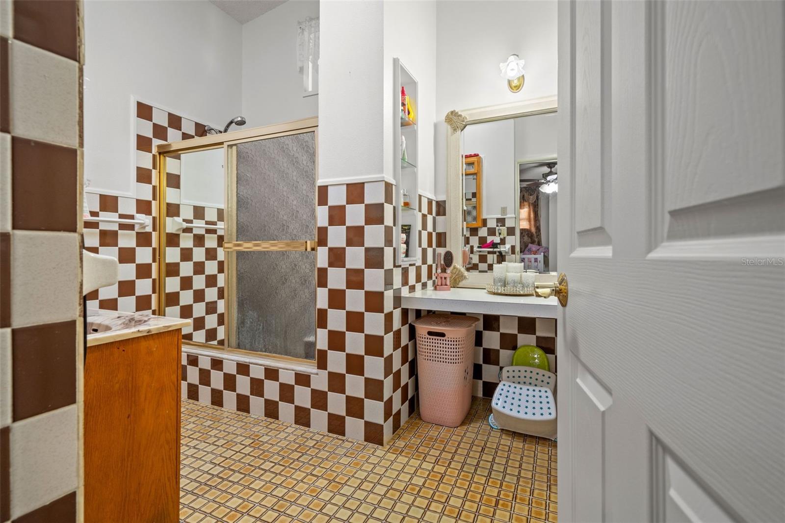 Image 9 of 37 For 18801 Orange Hill Drive