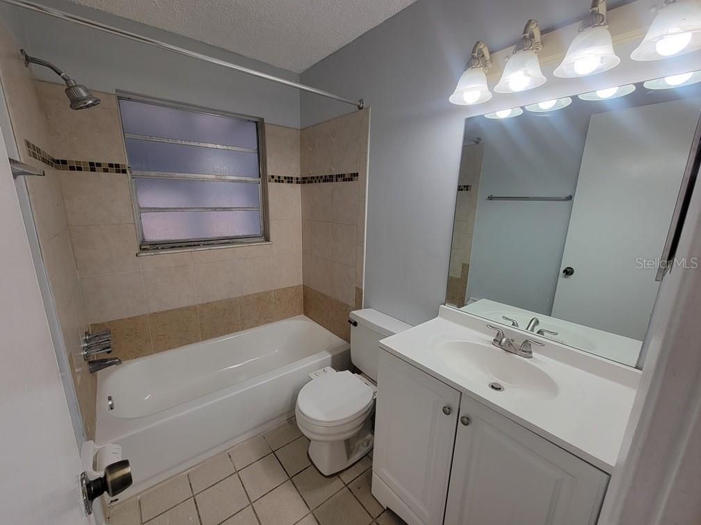 Image 12 of 21 For 6922 Westend Avenue