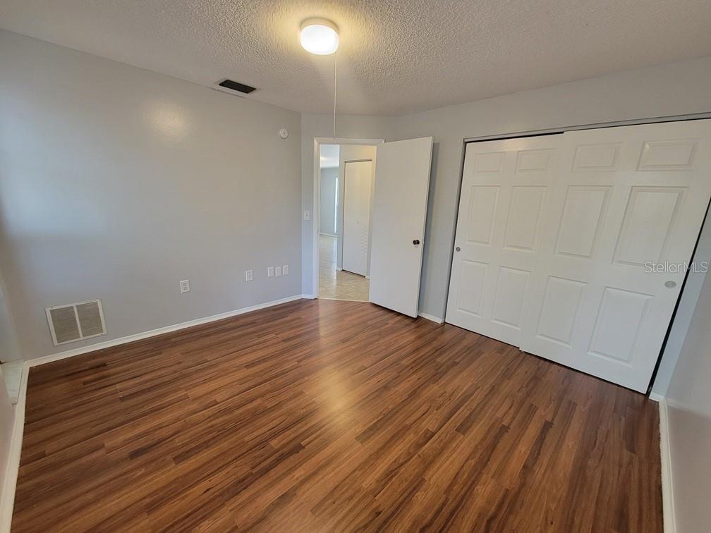 Image 14 of 21 For 6922 Westend Avenue