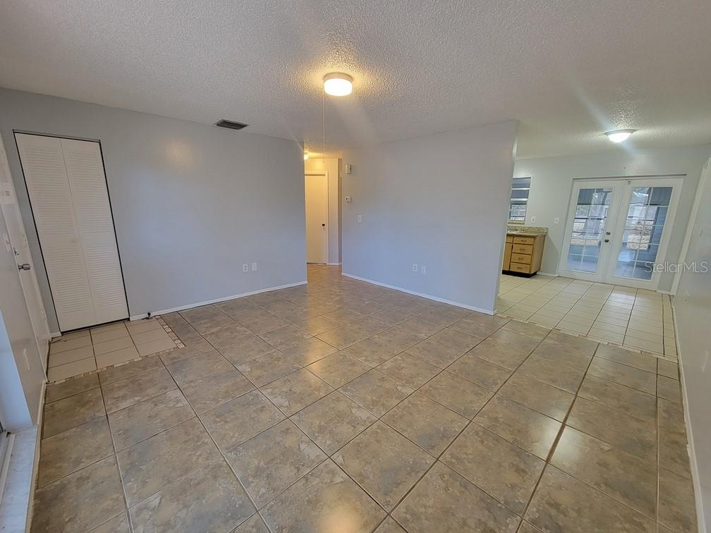 Image 4 of 21 For 6922 Westend Avenue